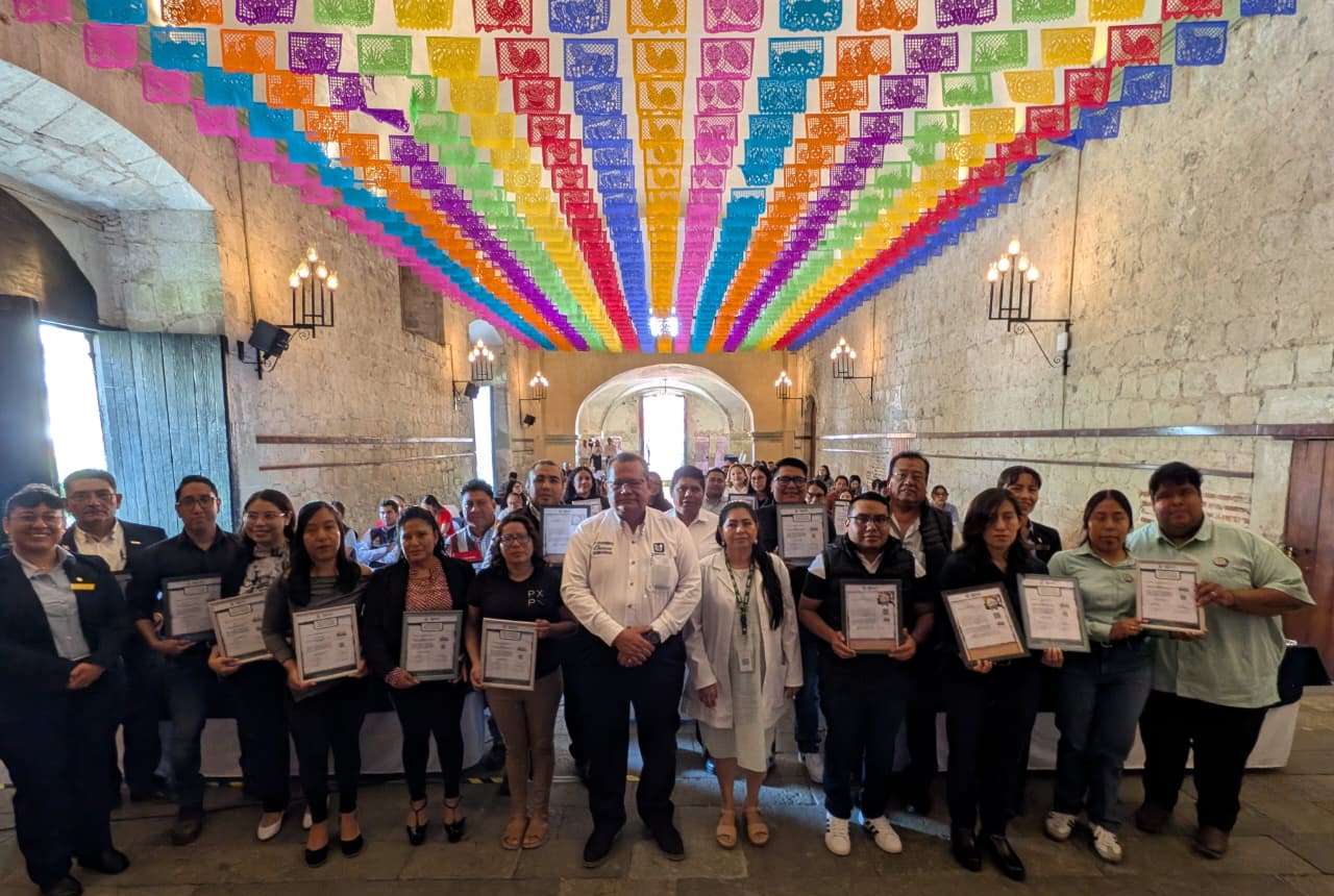 Reconoce IMSS Oaxaca el compromiso empresarial y otorga Distintivos ELSSA